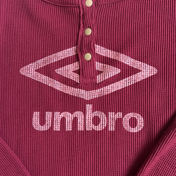 Umbro Maroon Ribbed Shirt - Picture 2 of 4